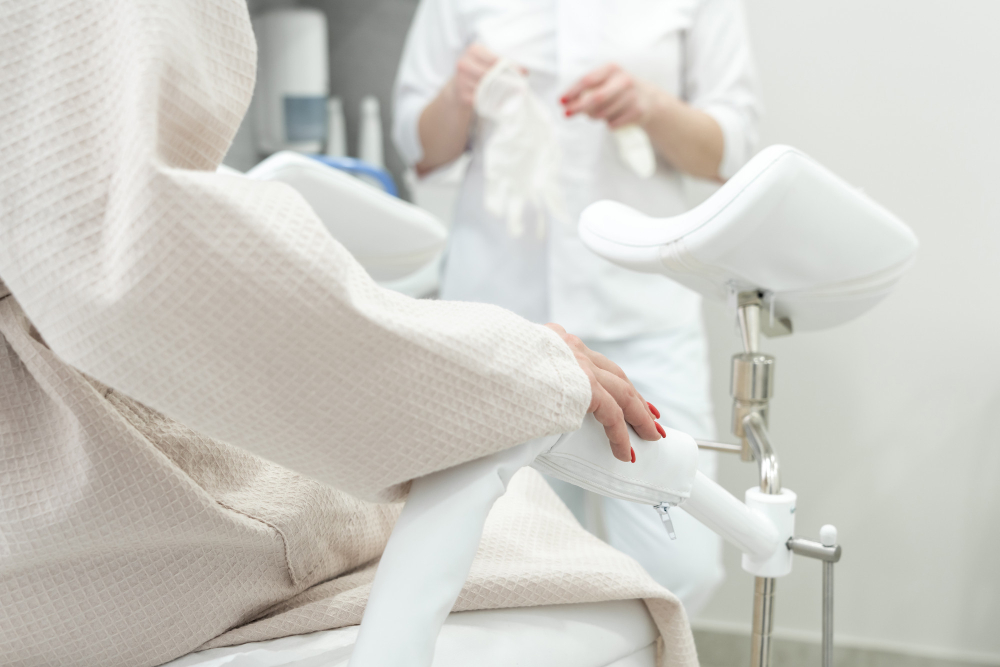 kobieta na wizycie u ginekologa | ginekolog bytom prywatnie