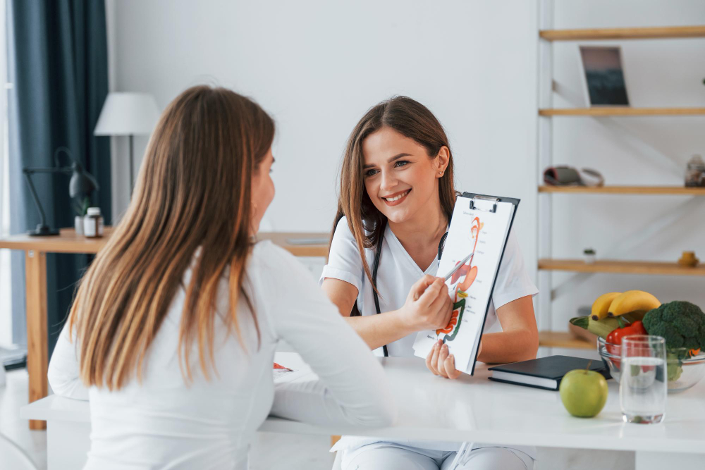 rozmowa pacjentki z dietetykiem klinicznym | klinika leczenia niepłodności